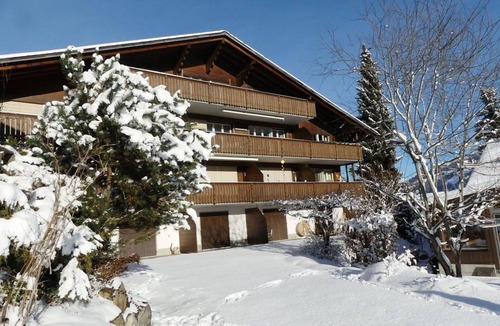 Zweisimmen Apartment | Nice apartment for 6 guests with WIFI, TV and balcony