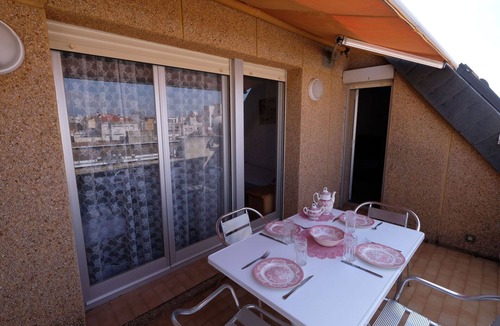 L'Ampolla Apartment | Nice apartment for 6 guests with WIFI, A/C, TV, terrace and pets allowed