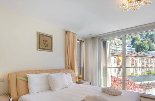Montreux City Centre Apartment | Nice apartment for 6 guests with WIFI, hot tub, pool, TV, balcony, panoramic view and parking