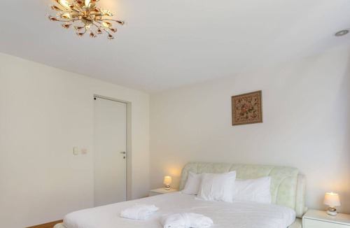 Montreux City Centre Apartment | Nice apartment for 6 guests with WIFI, hot tub, pool, TV, balcony, panoramic view and parking