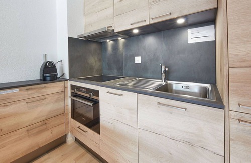 Sion Apartment | Nice apartment for 6 guests with pool, WIFI, TV, balcony and panoramic view