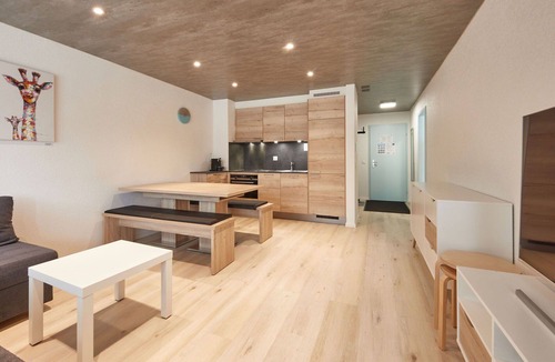 Sion Apartment | Nice apartment for 6 guests with pool, WIFI, TV, balcony and panoramic view