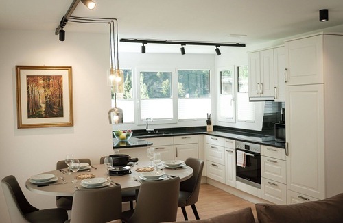 Taesch Apartment | Nice apartment for 6 people with WIFI, TV and balcony