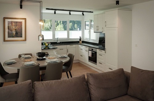 Taesch Apartment | Nice apartment for 6 people with WIFI, TV and balcony