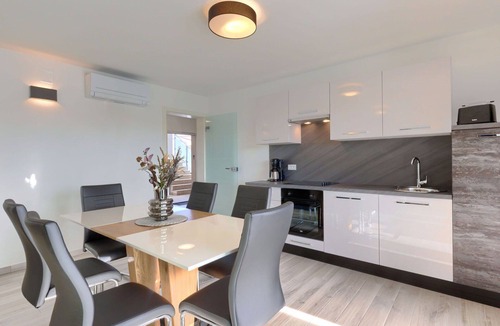 Murine Apartment | Nice apartment for 6 people with pool, WIFI, A/C, TV and terrace