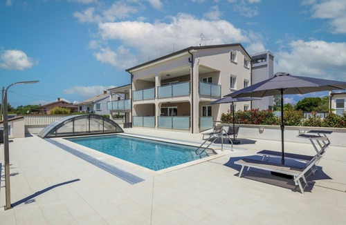 Murine Apartment | Nice apartment for 6 people with pool, WIFI, A/C, TV and terrace