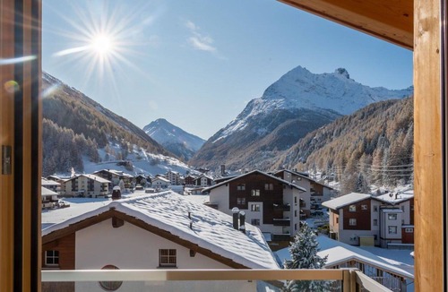 Saas Grund Apartment | Nice apartment for 7 people with WIFI, TV, balcony and pets allowed