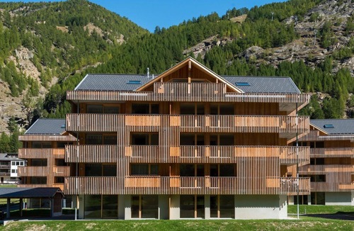 Saas Grund Apartment | Nice apartment for 7 people with WIFI, TV, balcony and pets allowed