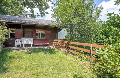 Fiesch Apartment | Nice apartment for 7 people with WIFI, hot tub, TV, balcony and pets allowed