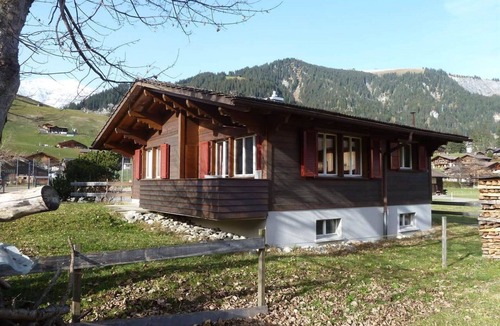 Adelboden Apartment | Nice apartment for 7 people with balcony