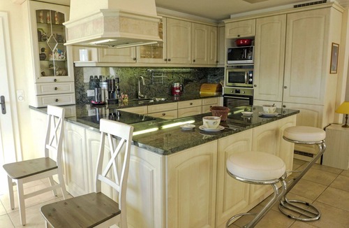 Crans-Montana Apartment | Nice apartment for 8 guests with WIFI, TV, terrace and parking