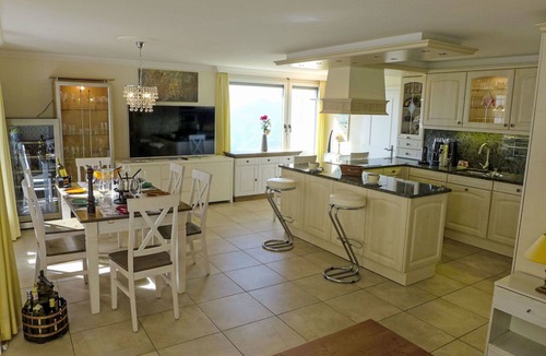 Crans-Montana Apartment | Nice apartment for 8 guests with WIFI, TV, terrace and parking