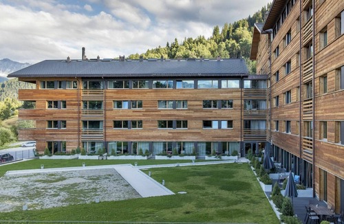 Vercorin Apartment | Nice apartment for 8 guests with WIFI, hot tub, TV, pets allowed and parking