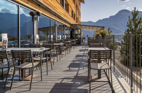 Vercorin Apartment | Nice apartment for 8 guests with WIFI, hot tub, TV, pets allowed and parking