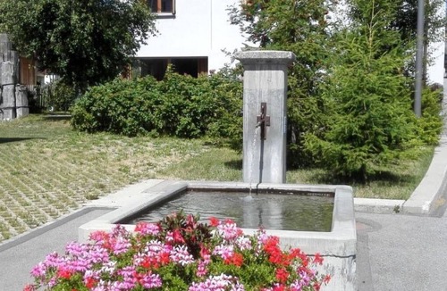 Grisons Apartment | Nice apartment for 8 guests with WIFI, TV and balcony