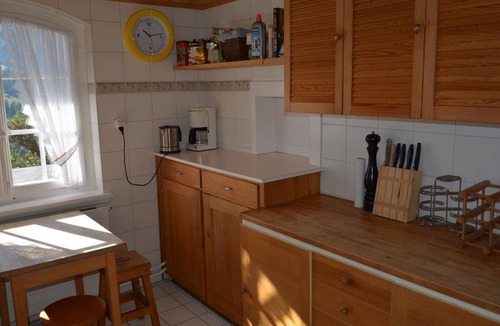 Saanenmoeser Apartment | Nice apartment for 9 people with WIFI, TV, balcony and pets allowed