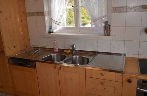 Saanenmoeser Apartment | Nice apartment for 9 people with WIFI, TV, balcony and pets allowed