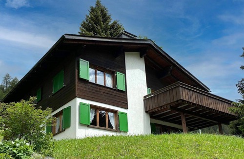 Churwalden Apartment | Nice apartment for 2 people with WIFI, TV, balcony and pets allowed
