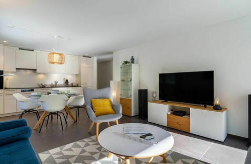 Blausee Apartment | Nice apartment for 4 guests with WIFI, TV, terrace and panoramic view