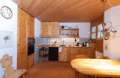 Lenzerheide Apartment | Nice apartment for 4 people with pool, WIFI, TV and balcony