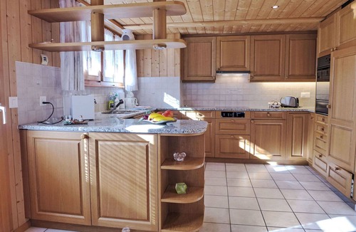 Gadmen Apartment | Nice apartment for 5 guests with WIFI, TV, patio, pets allowed and panoramic view