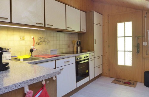Hünibach Apartment | Nice apartment for 4 guests with WIFI, TV and balcony