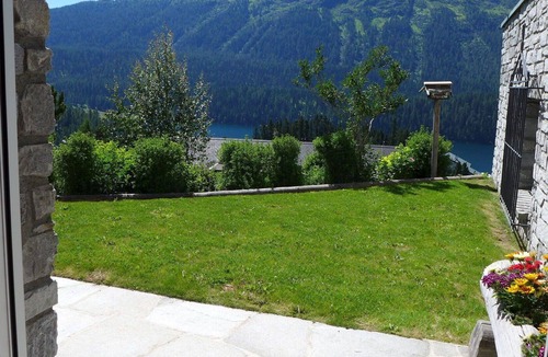 St. Moritz Apartment | Nice apartment for 5 people with WIFI, TV, patio and parking