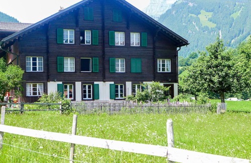 Grindelwald Apartment | Nice apartment for 2 people with TV, patio and parking
