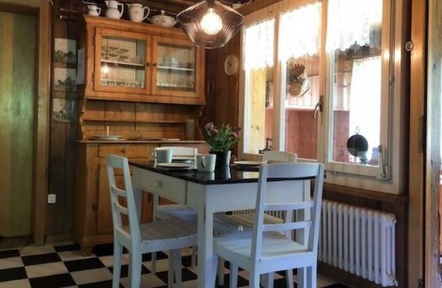 Wilderswil Apartment | Nice apartment for 4 people with WIFI, TV, pets allowed and parking