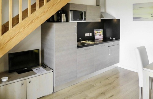 Biscarrosse Plage Apartment | Nice apartment for 8 people with pool, WIFI, TV, terrace and pets allowed