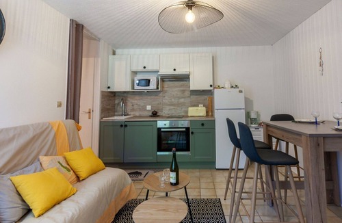 Le Home Apartment | Nice apartment for 2 guests with WIFI, TV, terrace and parking