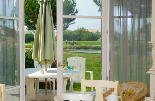 Coex Apartment | Nice apartment for 6 people with WIFI, pool, terrace, pets allowed and parking