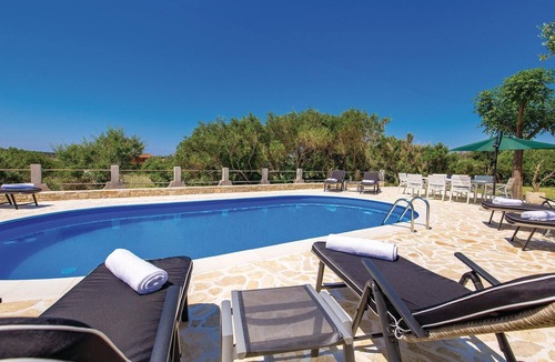 Barbat na Rabu Apartment | Nice apartment in Barbat with WiFi