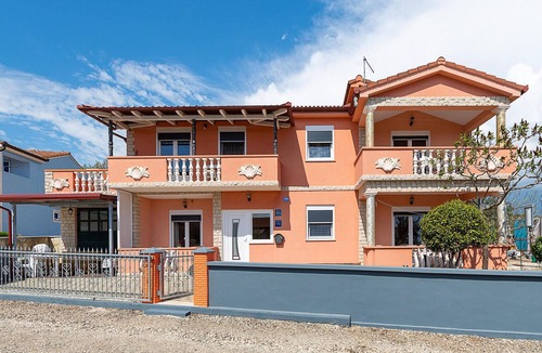 Barbariga Apartment | Nice apartment in Betiga with WiFi