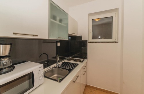 Biograd na Moru Apartment | Nice apartment in Biograd with swimming pool