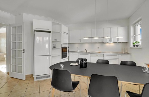 Bogense Apartment | Nice apartment in Bogense with WiFi