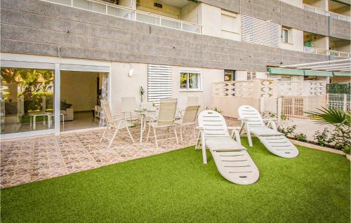 Coveta Fuma Apartment | Nice Apartment In El Campello With Swimming Pool