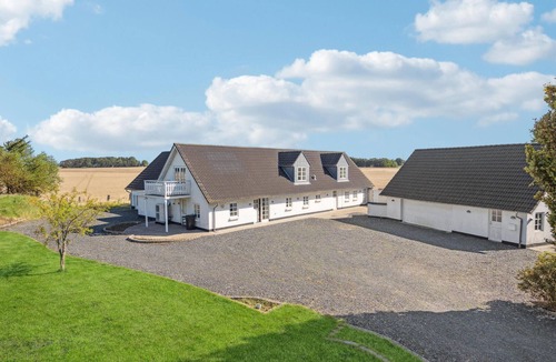 Gandrup Apartment | Nice apartment in Gandrup with kitchen