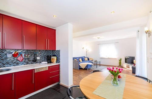 Gornji Karin Apartment | Nice apartment in Karin Gornji with WiFi