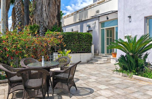 Kastel Luksic Apartment | Nice apartment in Kastel Luksic with WiFi