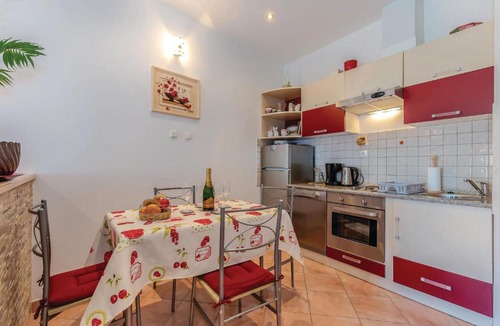 Hreljin Apartment | Nice apartment in Hreljin with Jacuzzi and WiFi