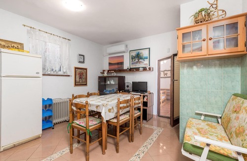 Stinica Apartment | Nice apartment in Jablanac with house sea view