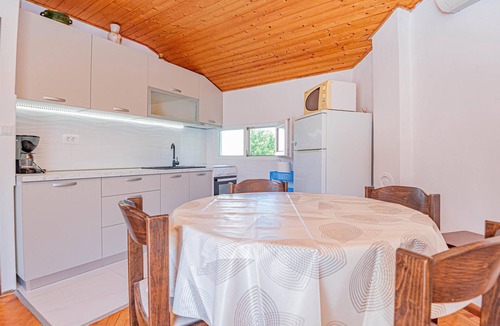 Jadrija Apartment | Nice apartment in Jadrija with house sea view