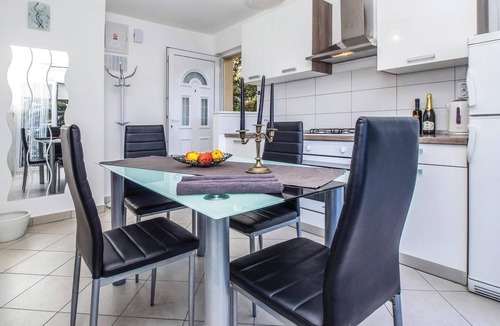 Jesenice Apartment | Nice apartment in Jesenice with WiFi