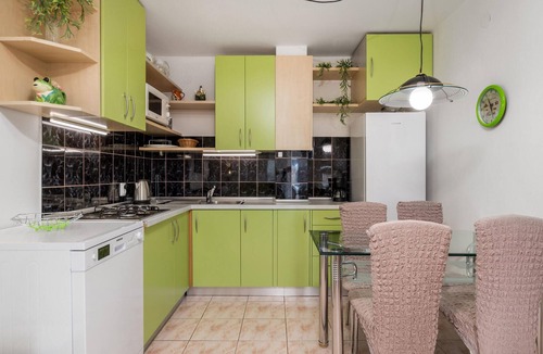 Cesarica Apartment | Nice apartment in Karlobag with WiFi