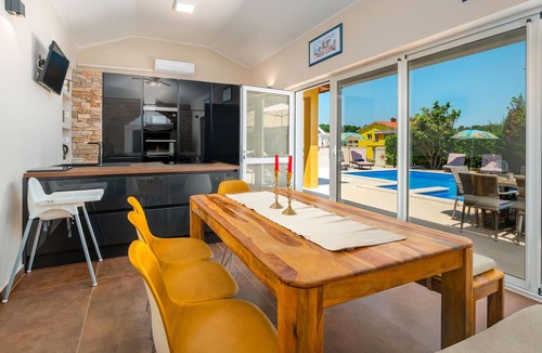 Marceljani Apartment | Nice apartment in Labin with swimming pool
