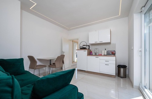 Marceljani Apartment | Nice apartment in Labin with swimming pool