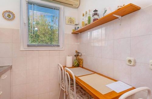 Milohnici Apartment | Nice apartment in Linardici with WiFi