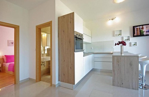Moca Apartment | Nice apartment in Makarska with house sea view