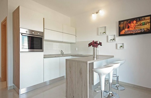 Moca Apartment | Nice apartment in Makarska with house sea view